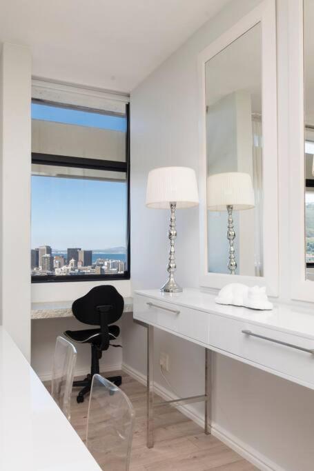 2 Bed - Breathtaking Views - 20th Floor *