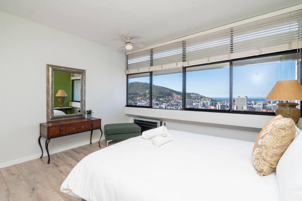 2 Bed - Breathtaking Views - 20th Floor *