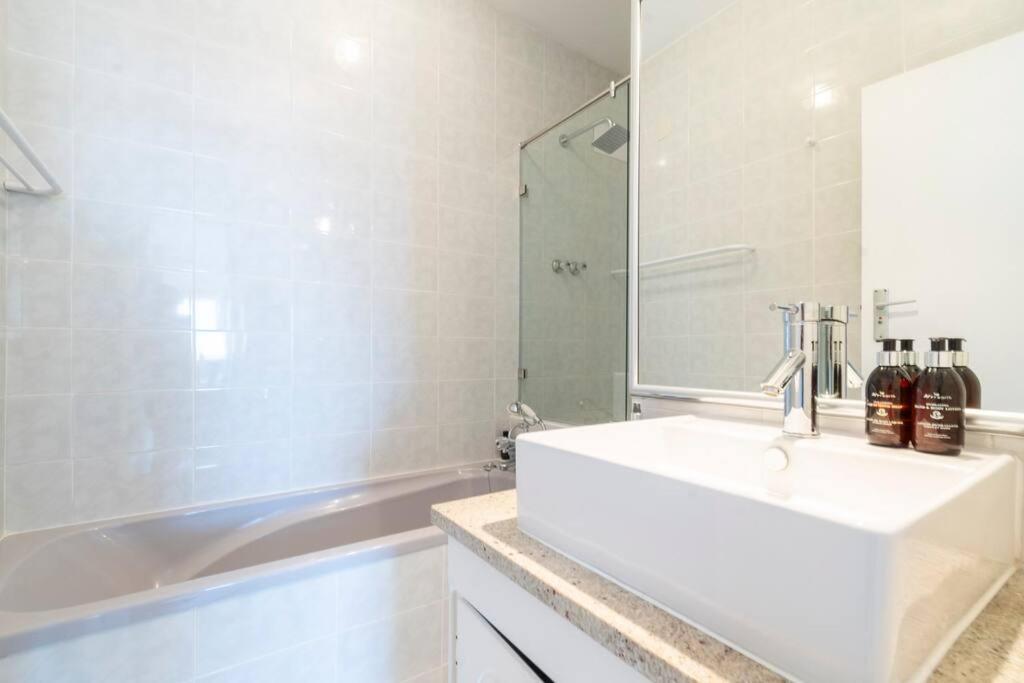 2 Bed - Breathtaking Views - 20th Floor