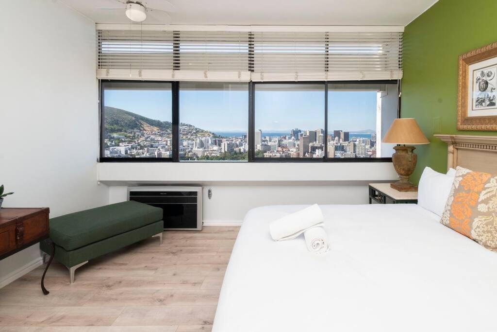 2 Bed - Breathtaking Views - 20th Floor Apartment Cape Town